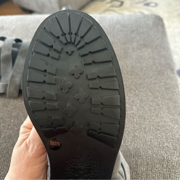 Vince Camuto VC-Webey Gray Suede Leather Ankle Booties Boots 7M - Picture 8 of 9